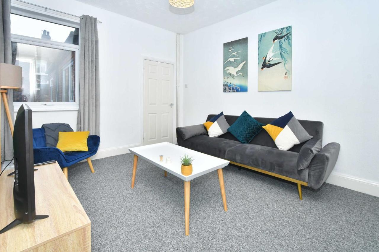 The Yellow Door By Avenew Management Serviced Accommodation Stoke-on-Trent Kültér fotó