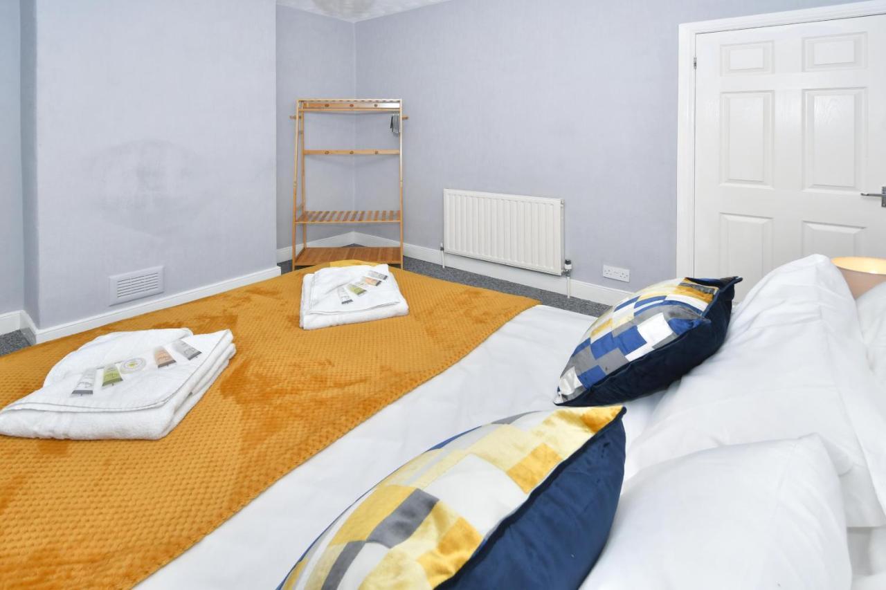 The Yellow Door By Avenew Management Serviced Accommodation Stoke-on-Trent Kültér fotó