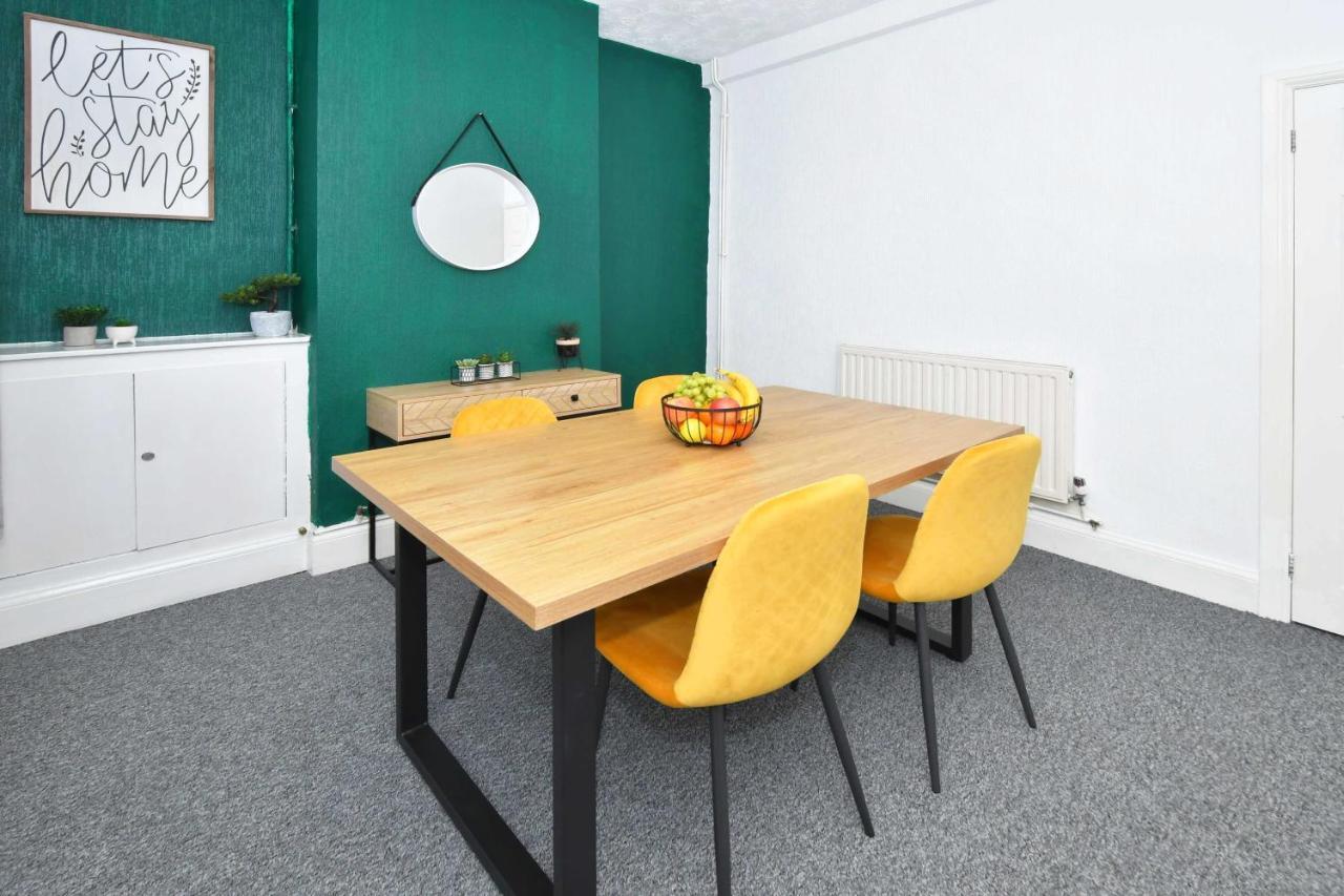 The Yellow Door By Avenew Management Serviced Accommodation Stoke-on-Trent Kültér fotó