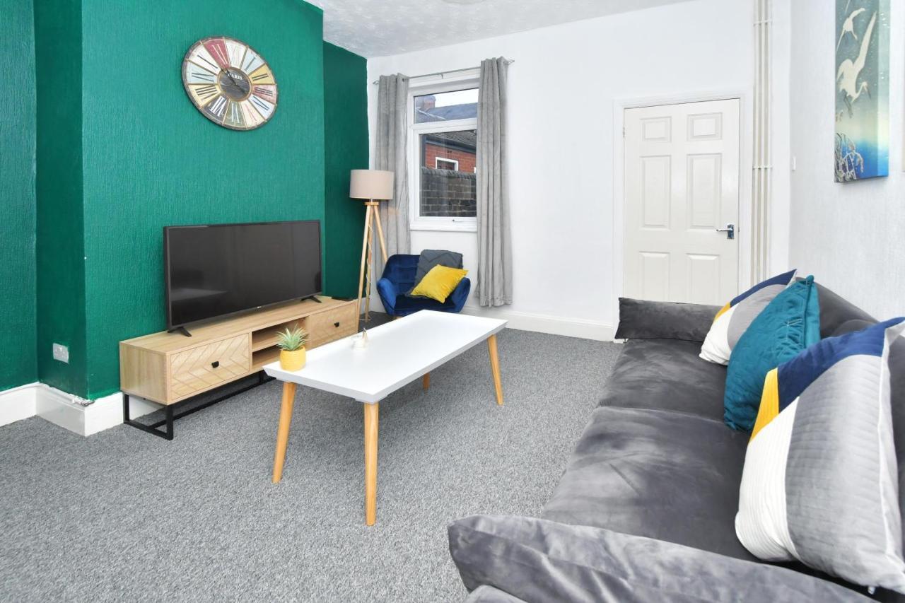 The Yellow Door By Avenew Management Serviced Accommodation Stoke-on-Trent Kültér fotó