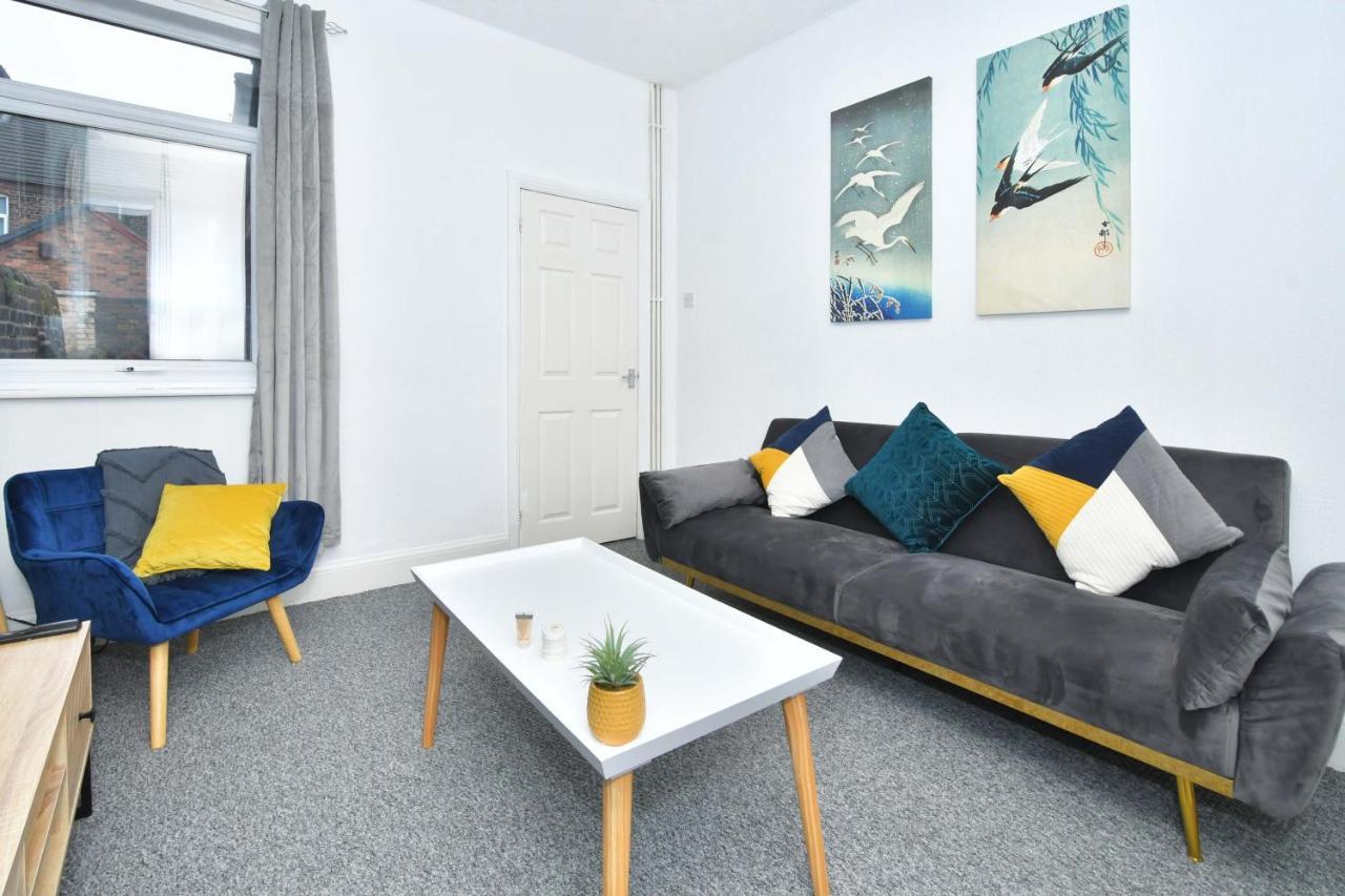The Yellow Door By Avenew Management Serviced Accommodation Stoke-on-Trent Kültér fotó