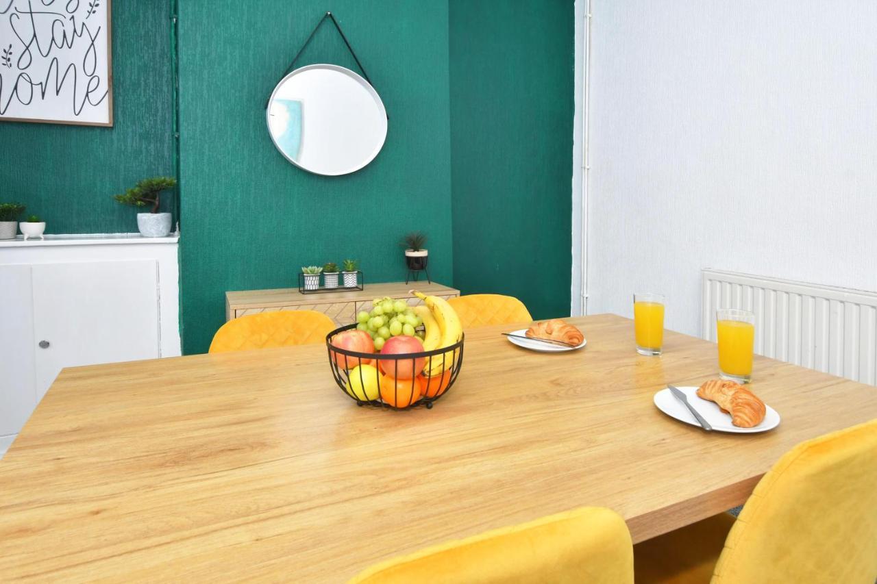 The Yellow Door By Avenew Management Serviced Accommodation Stoke-on-Trent Kültér fotó