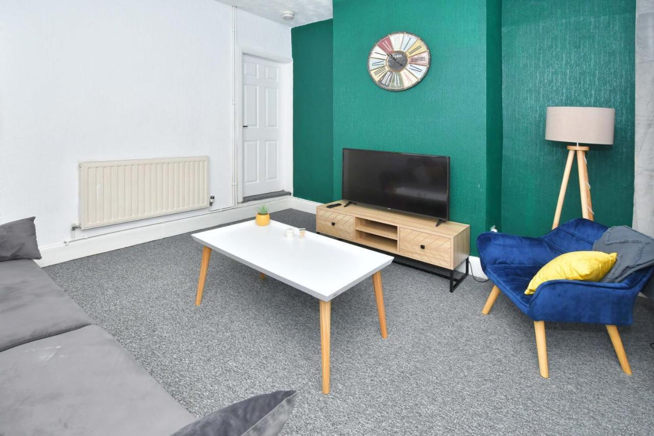 The Yellow Door By Avenew Management Serviced Accommodation Stoke-on-Trent Kültér fotó