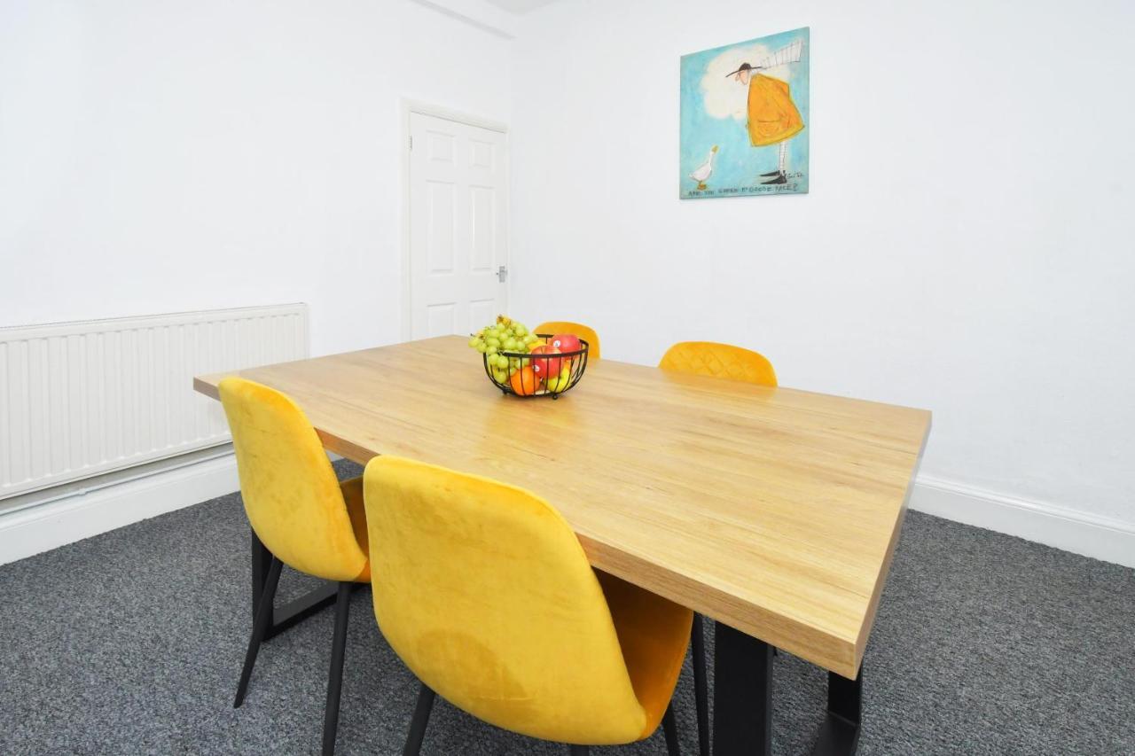 The Yellow Door By Avenew Management Serviced Accommodation Stoke-on-Trent Kültér fotó