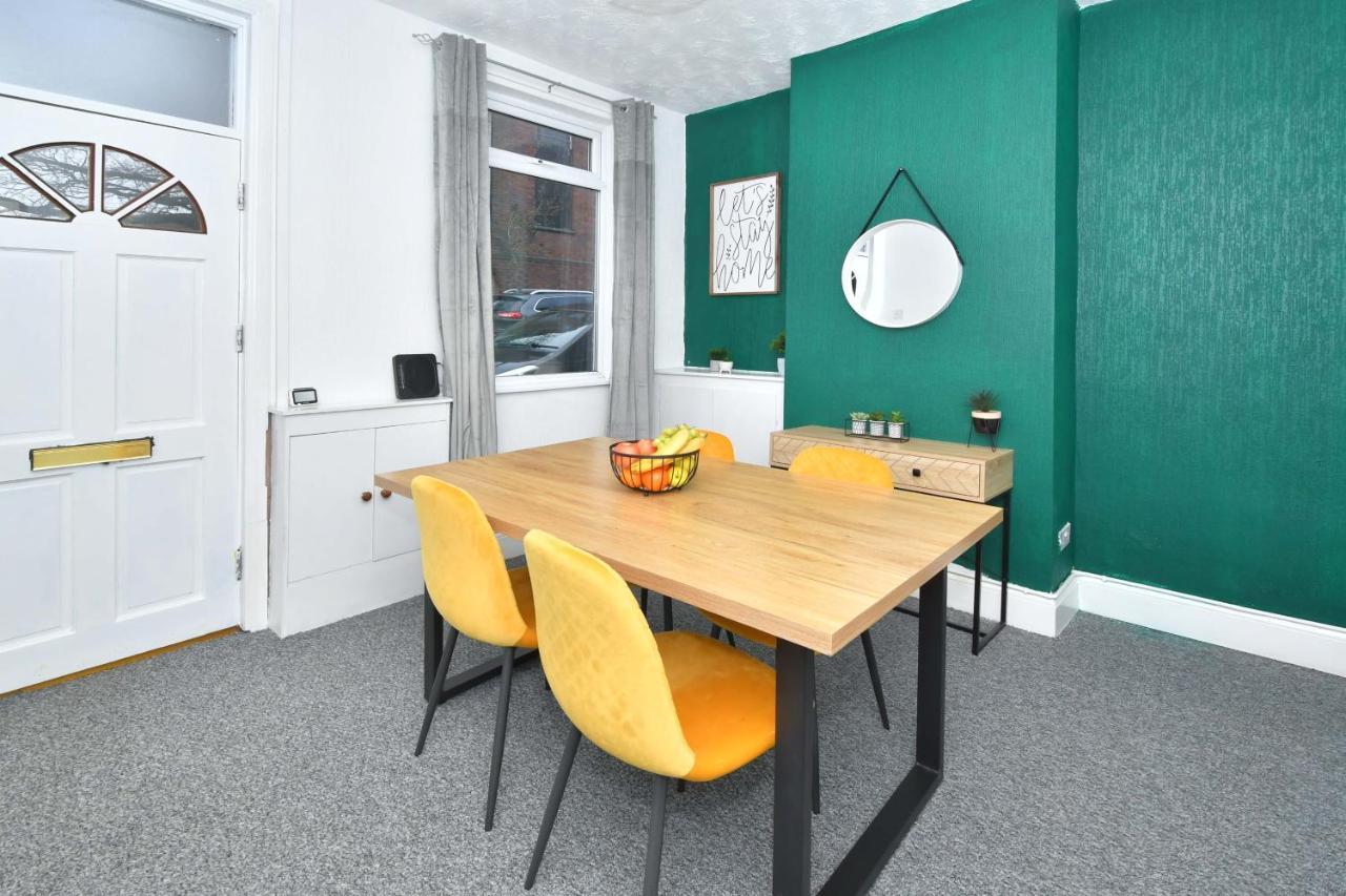 The Yellow Door By Avenew Management Serviced Accommodation Stoke-on-Trent Kültér fotó