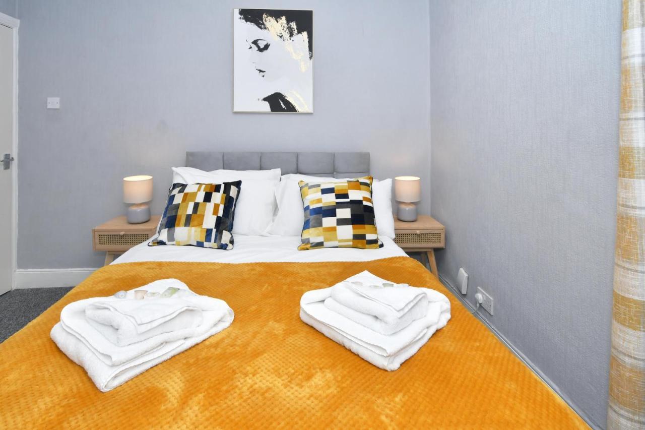The Yellow Door By Avenew Management Serviced Accommodation Stoke-on-Trent Kültér fotó