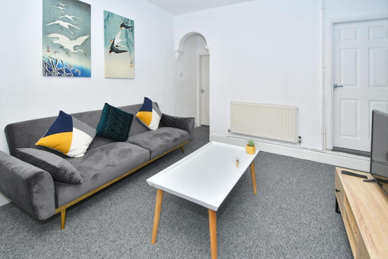 The Yellow Door By Avenew Management Serviced Accommodation Stoke-on-Trent Kültér fotó